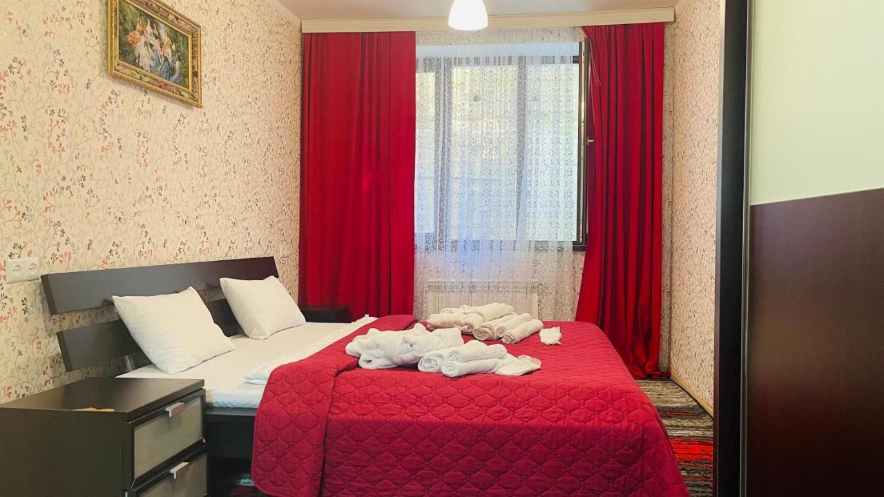 קוטאיסי Guest House Royal Comfort With Terrace מראה חיצוני תמונה