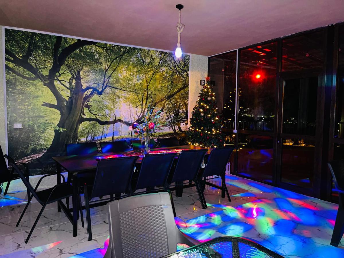 קוטאיסי Guest House Royal Comfort With Terrace מראה חיצוני תמונה